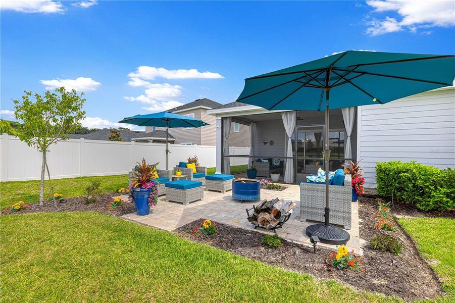 Exterior details and patio area of a home in , Ocala (Image 30).