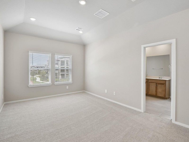 Spacious, unfurnished interior of a new home in Parkway Commons - City Series, Missouri City (Image 23). Spacious, unfurnished interior of a new home in Parkway Commons - City Series, Missouri City (Image 23).