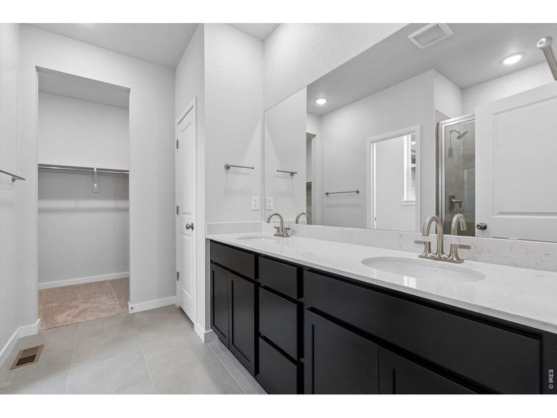 Furnished interior view inside a new home in Prairie Song, Windsor (Image 12).