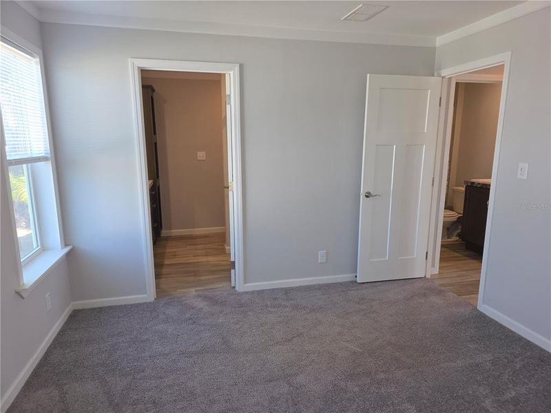 Spacious, unfurnished interior of a new home in , North Port (Image 16).