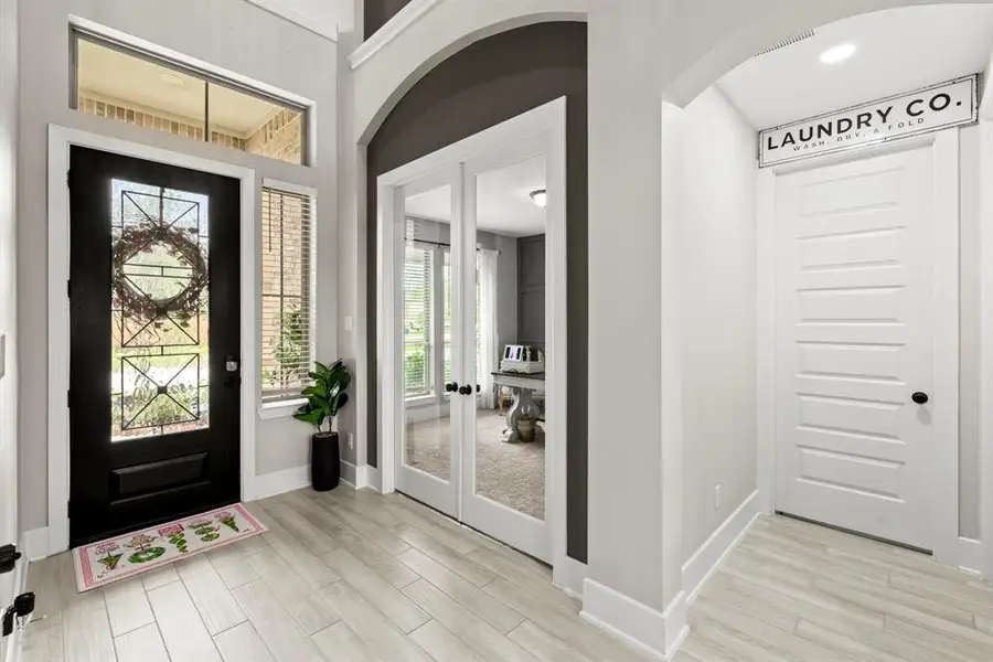 Furnished interior in a model home at Lago Mar – 50' in Texas City (Image 24). Furnished interior in a model home at Lago Mar – 50' in Texas City (Image 24).