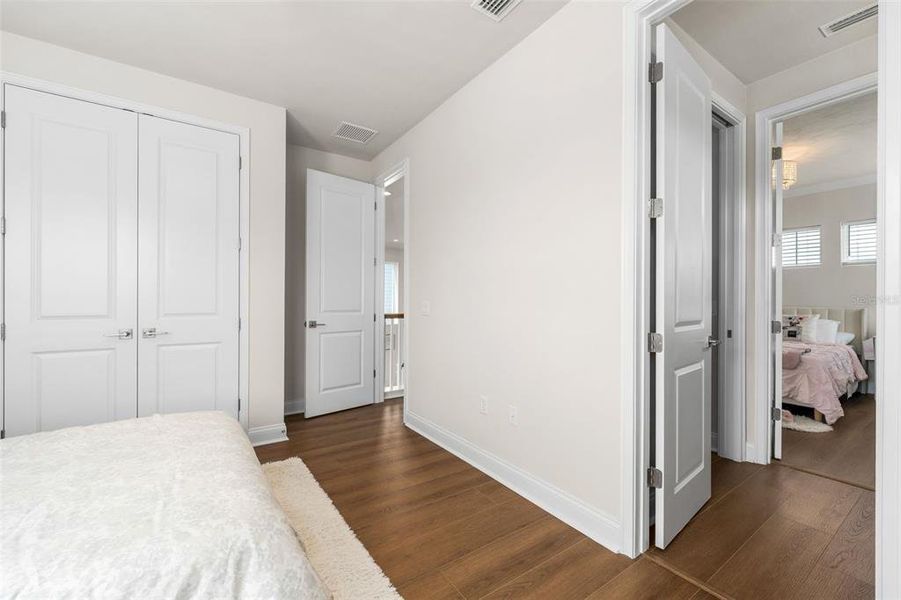 Spacious, unfurnished interior of a new home in Oakmont, Gainesville (Image 24). Spacious, unfurnished interior of a new home in Oakmont, Gainesville (Image 24).