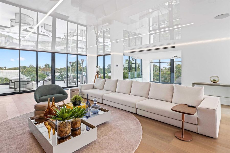 Entertaining Lounge