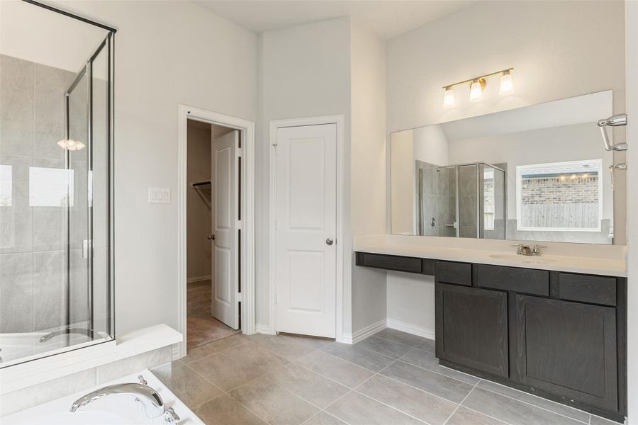 Furnished interior view inside a new home in Brookewater, Rosenberg (Image 13).