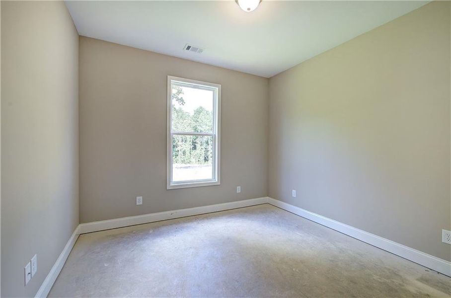 Spacious, unfurnished interior of a new home in , Dallas (Image 16).