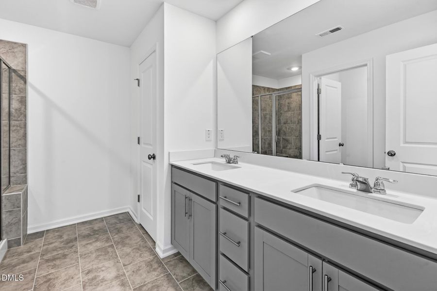 24_1108_Barred_Owl_Trl-Bathroom-8068 24_1108_Barred_Owl_Trl-Bathroom-8068