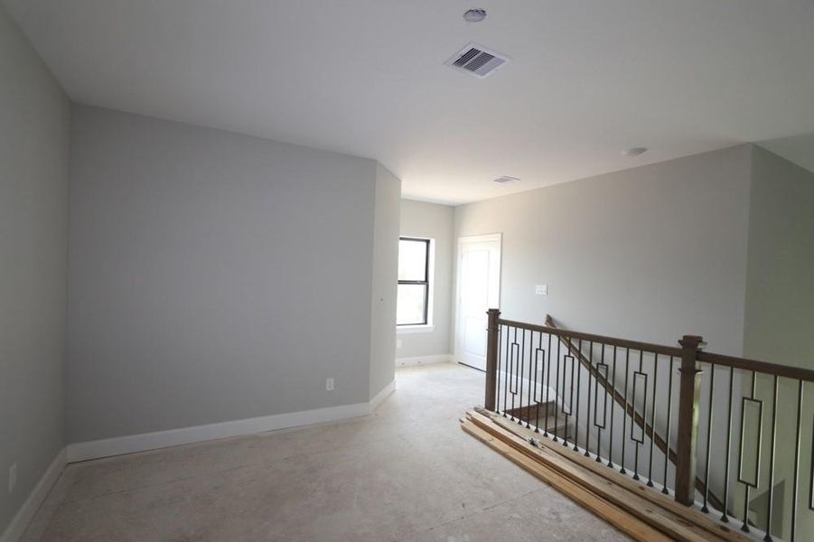 Image 27 of a home in Kresston.