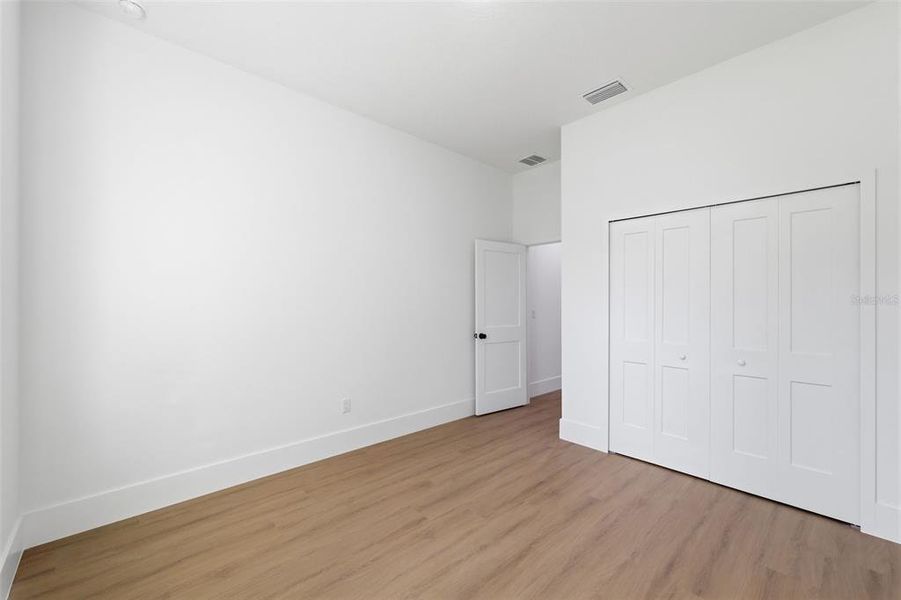 Spacious, unfurnished interior of a new home in , Citrus Springs (Image 28).