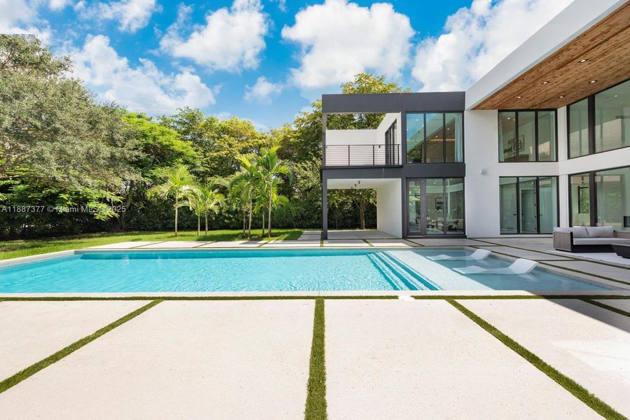 Image 62 of a home in .