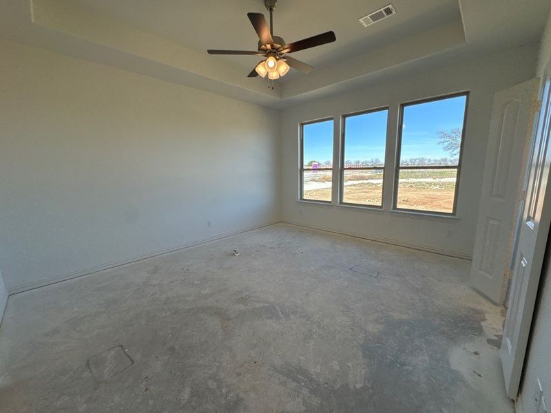 Image 14 of a home in Fairview Meadows.