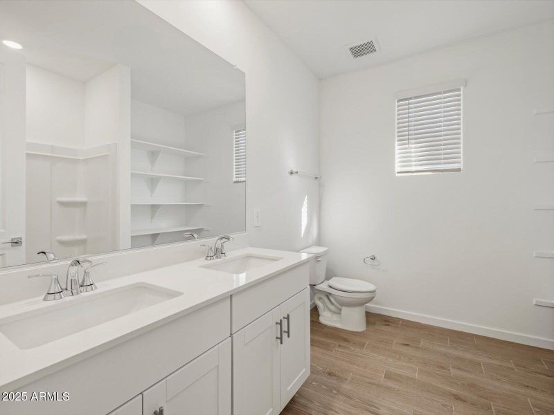 Bath 2 Double Sinks! Bath 2 Double Sinks!