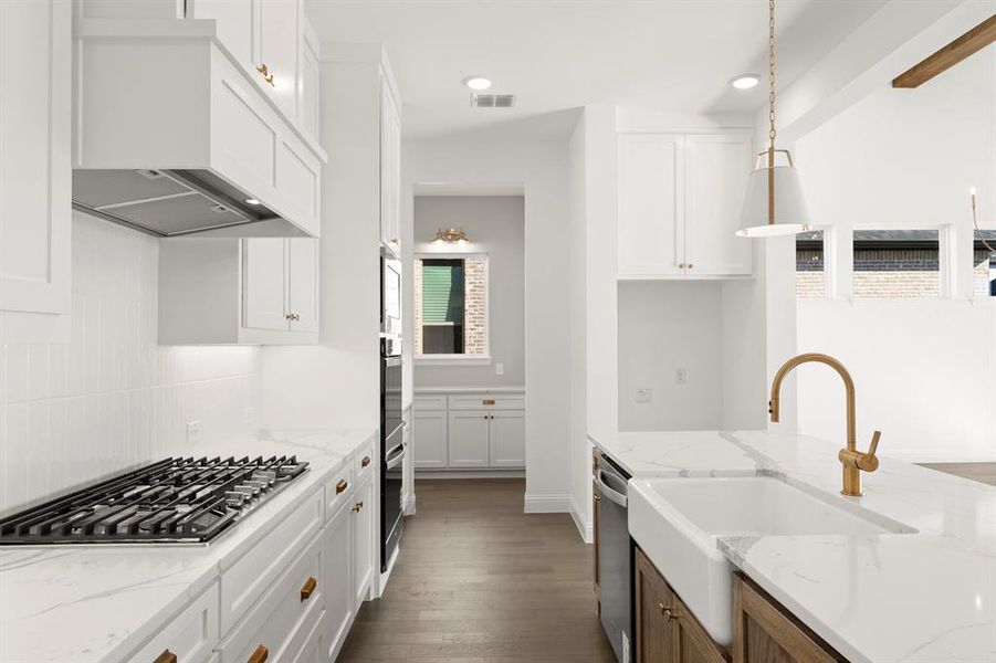 09. 3103 Bexar - Kitchen (3)