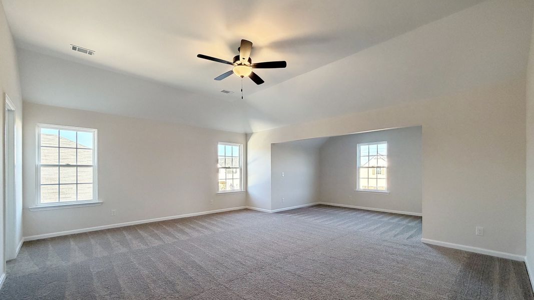 Spacious, unfurnished interior of a new home in Grand Reserve, Hinesville (Image 21).