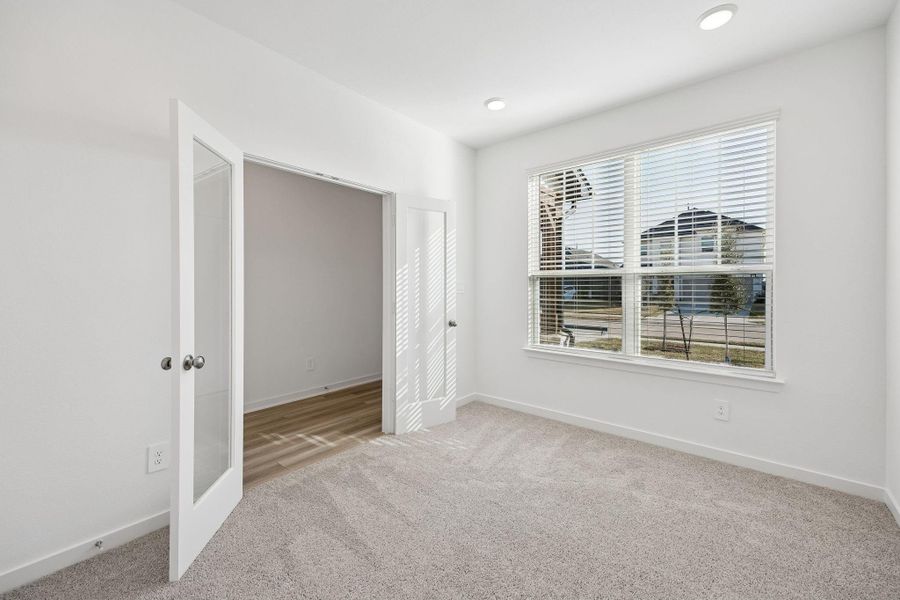 Spacious, unfurnished interior of a new home in Montgomery Bend, Montgomery (Image 13).