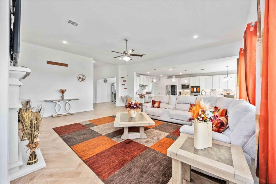 Furnished interior view inside a new home in , Waller (Image 37).