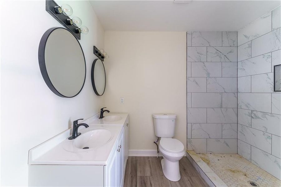 Furnished interior view inside a new home in , Atlanta (Image 11).