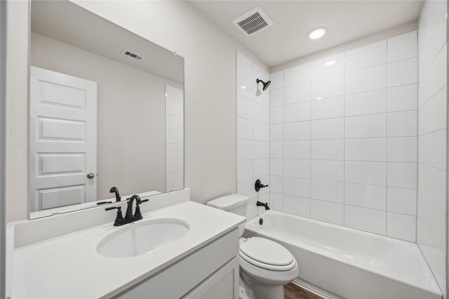 Furnished interior view inside a new home in Cay Landing, Houston (Image 6).