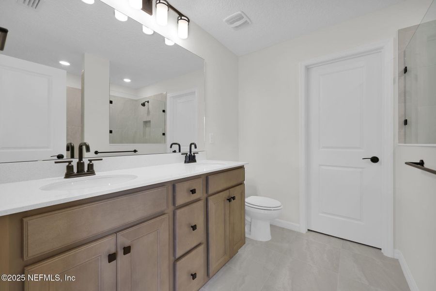 Furnished interior view inside a new home in Murray Farms, Middleburg (Image 8).