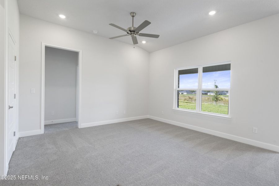 Spacious, unfurnished interior of a new home in Shadow Crest at Rolling Hills, Green Cove Springs (Image 8).