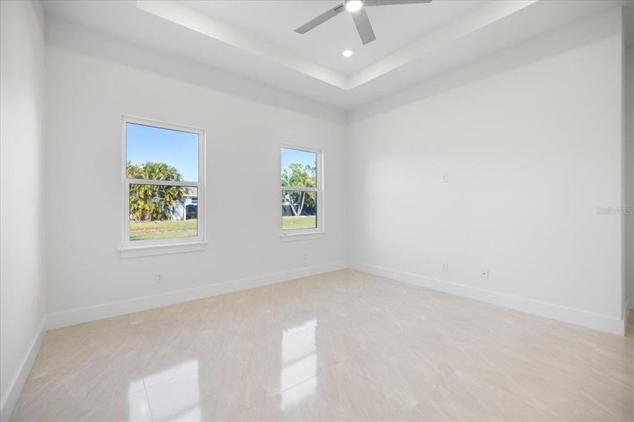 Spacious, unfurnished interior of a new home in , Rotonda West (Image 32).