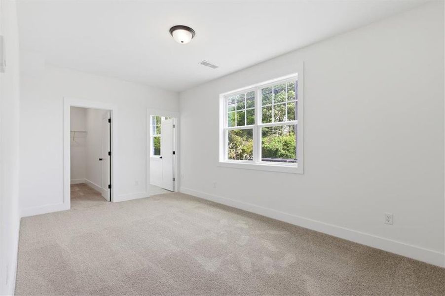 Spacious, unfurnished interior of a new home in , Atlanta (Image 36).