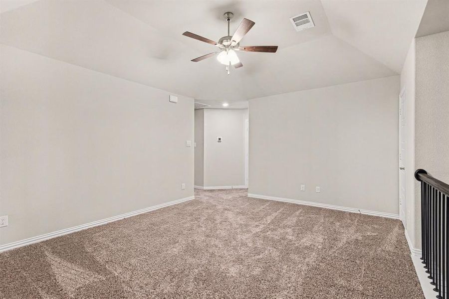 Spacious, unfurnished interior of a new home in Courts Of Bonnie Brae, Denton (Image 28).