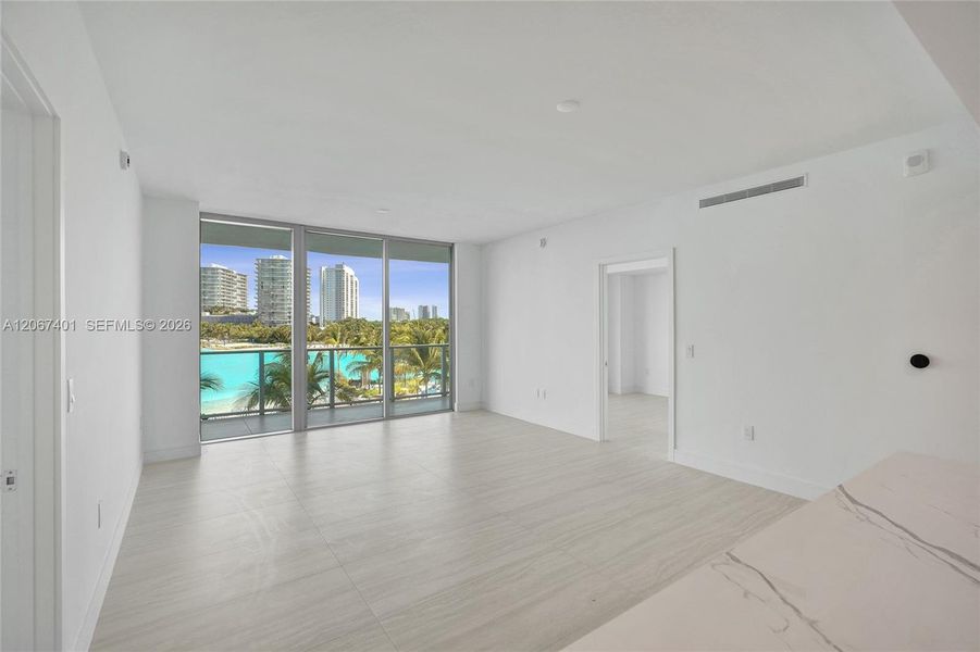 Spacious, unfurnished interior of a new home in , Miami (Image 31).