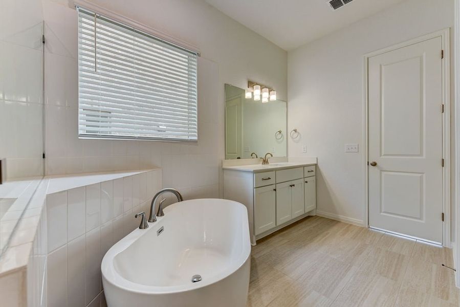 Furnished interior view inside a new home in Sauls Ranch, Round Rock (Image 16).