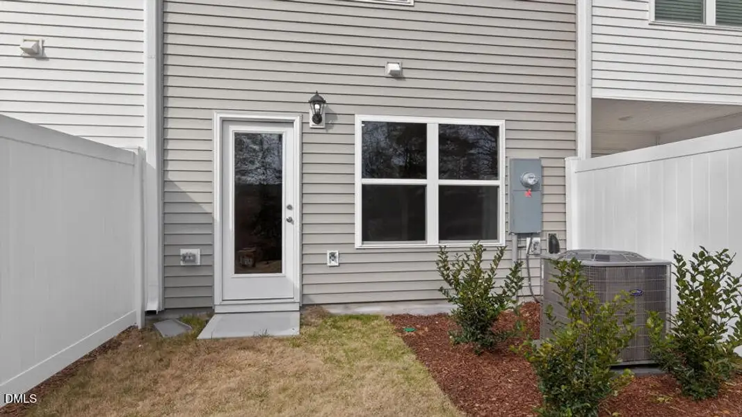 thornton-townes-lot-88-008 thornton-townes-lot-88-008