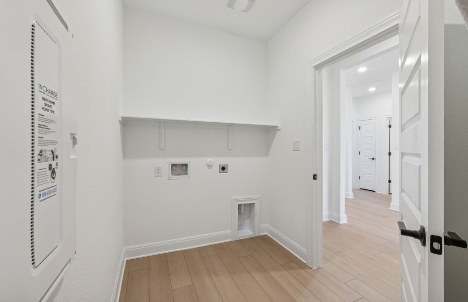 Spacious, unfurnished interior of a new home in Lagos, Manor (Image 43).