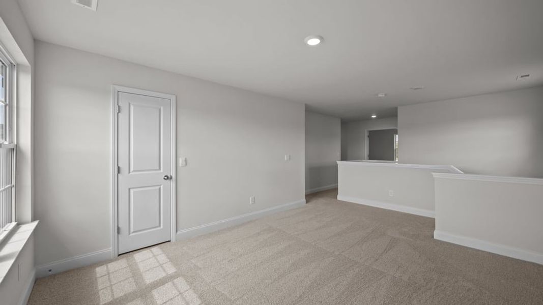 Spacious, unfurnished interior of a new home in Cambridge Park, Mebane (Image 18).