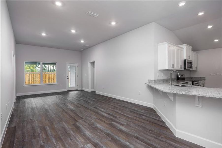 Spacious, unfurnished interior of a new home in Country Way South, Newberry (Image 17).
