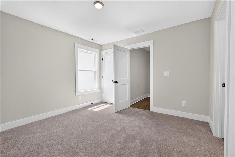 Spacious, unfurnished interior of a new home in Twin Lakes, Hoschton (Image 33).