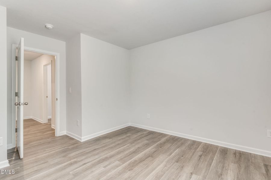 32-web-or-mls-DSC03180 32-web-or-mls-DSC03180