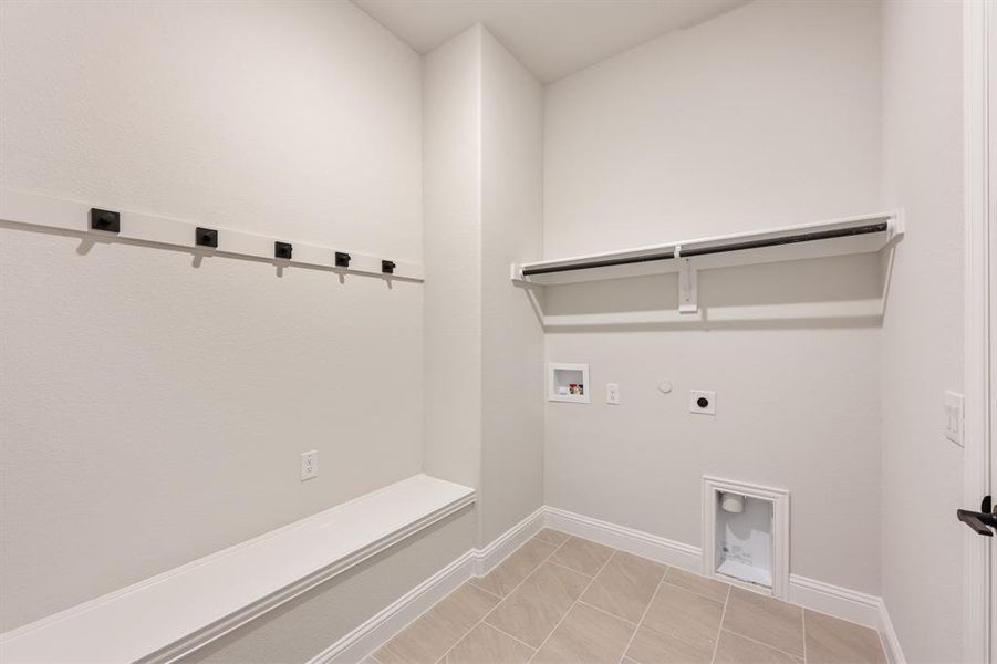 Spacious, unfurnished interior of a new home in Godley Ranch Classic, Godley (Image 29).