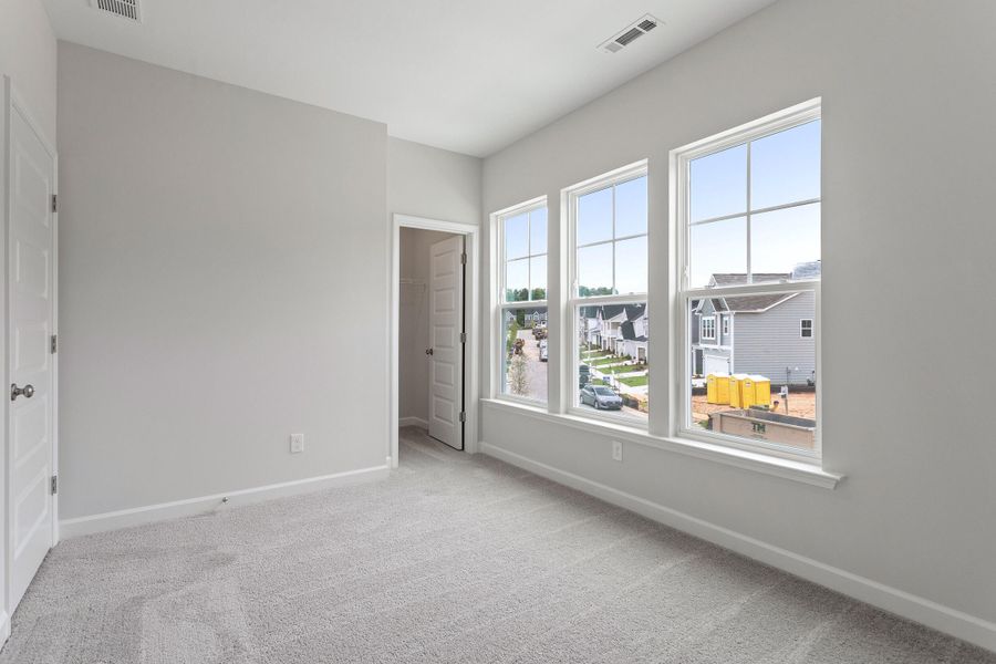 Spacious, unfurnished interior of a new home in , Summerville (Image 21).