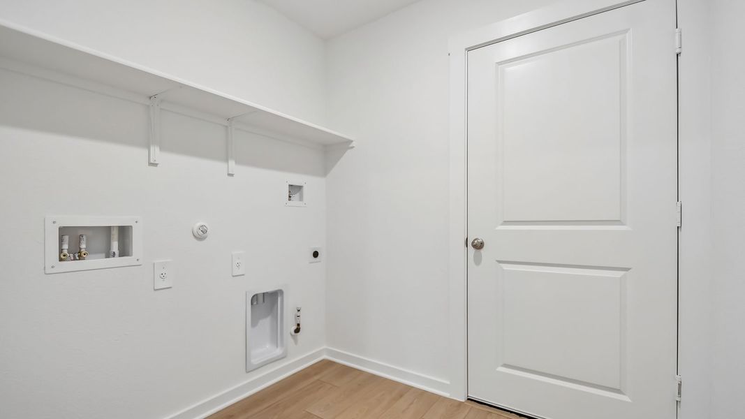 Spacious, unfurnished interior of a new home in Trails at Wildhorse, Austin (Image 28).