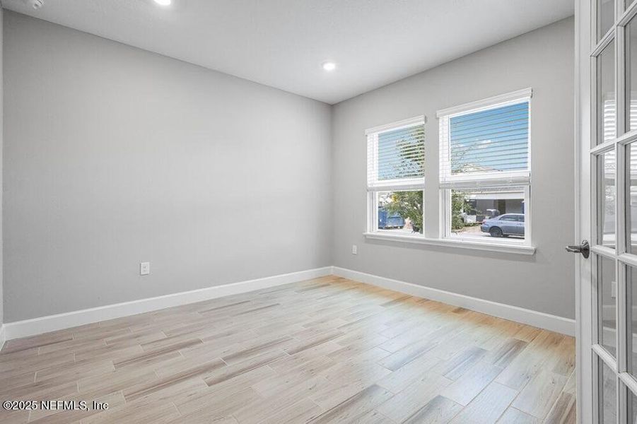 Spacious, unfurnished interior of a new home in Colbert Landings, Palm Coast (Image 25).