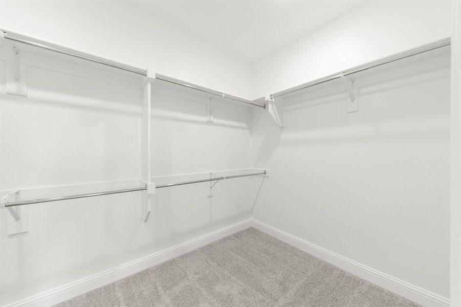 24_25. 1236 Redcoat - Closet