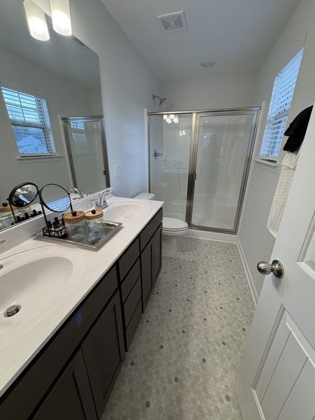 Photo is of the model home to show what the completed floor plan looks like. Selections and Options may vary.