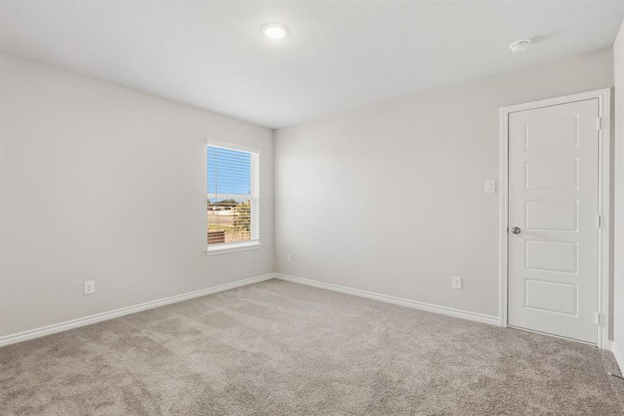 Spacious, unfurnished interior of a new home in Burgess Meadows, Cleburne (Image 23).