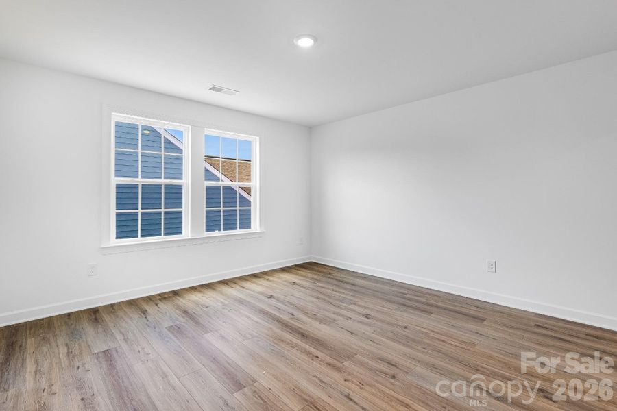 Spacious, unfurnished interior of a new home in Roselyn, Lancaster (Image 31).