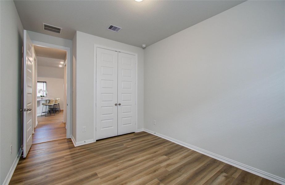 Spacious, unfurnished interior of a new home in Sunterra, Katy (Image 19).