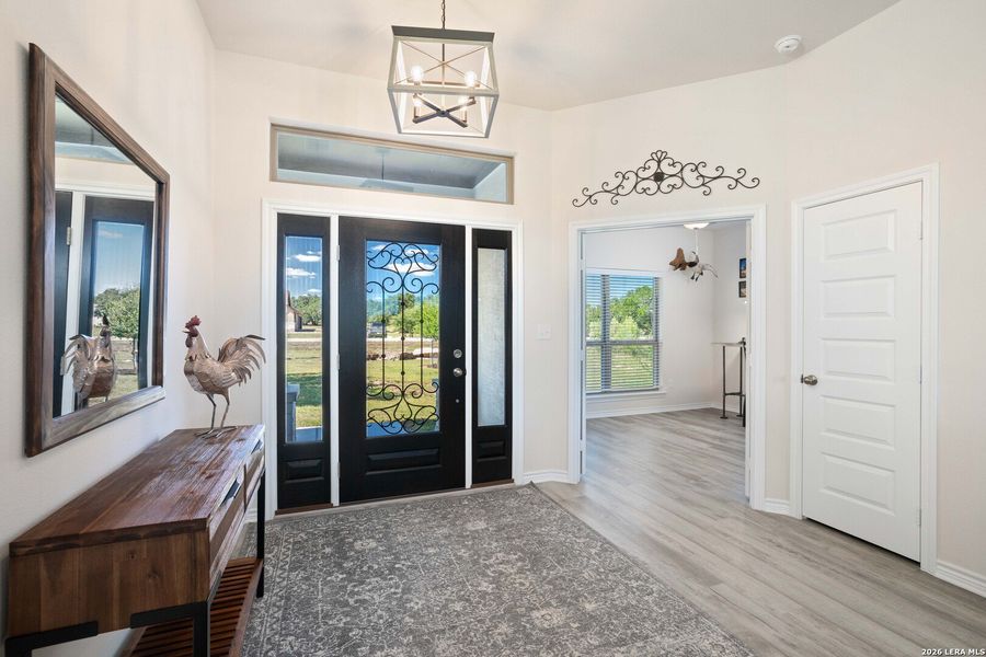 Furnished interior view inside a new home in , Bandera (Image 10).