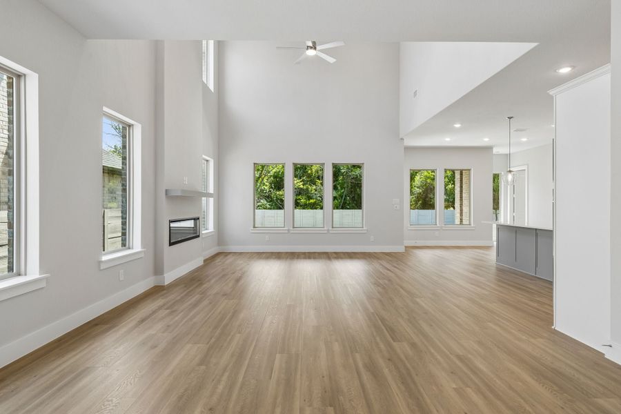Spacious, unfurnished interior of a new home in Painted Tree Lakeside, McKinney (Image 17).