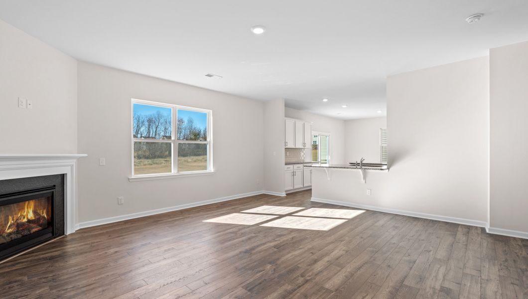 Spacious, unfurnished interior of a new home in Hunters Ridge, Woodruff (Image 18).