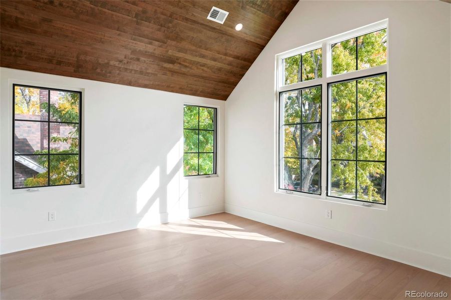 Spacious, unfurnished interior of a new home in , Denver (Image 25).