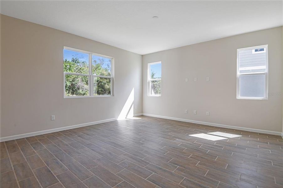 Spacious, unfurnished interior of a new home in Seasons at Summit Ridge, Apopka (Image 12).