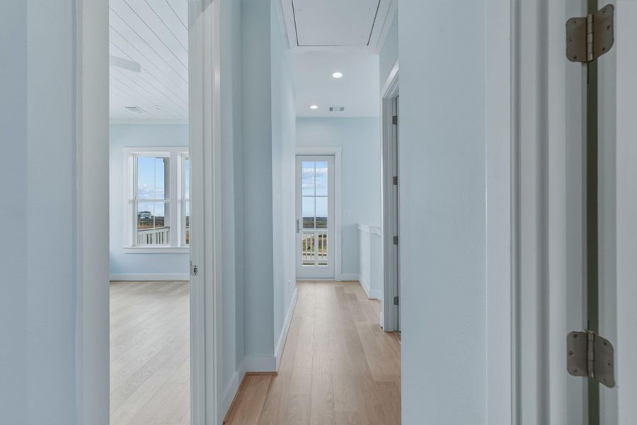 Spacious, unfurnished interior of a new home in , Galveston (Image 33).