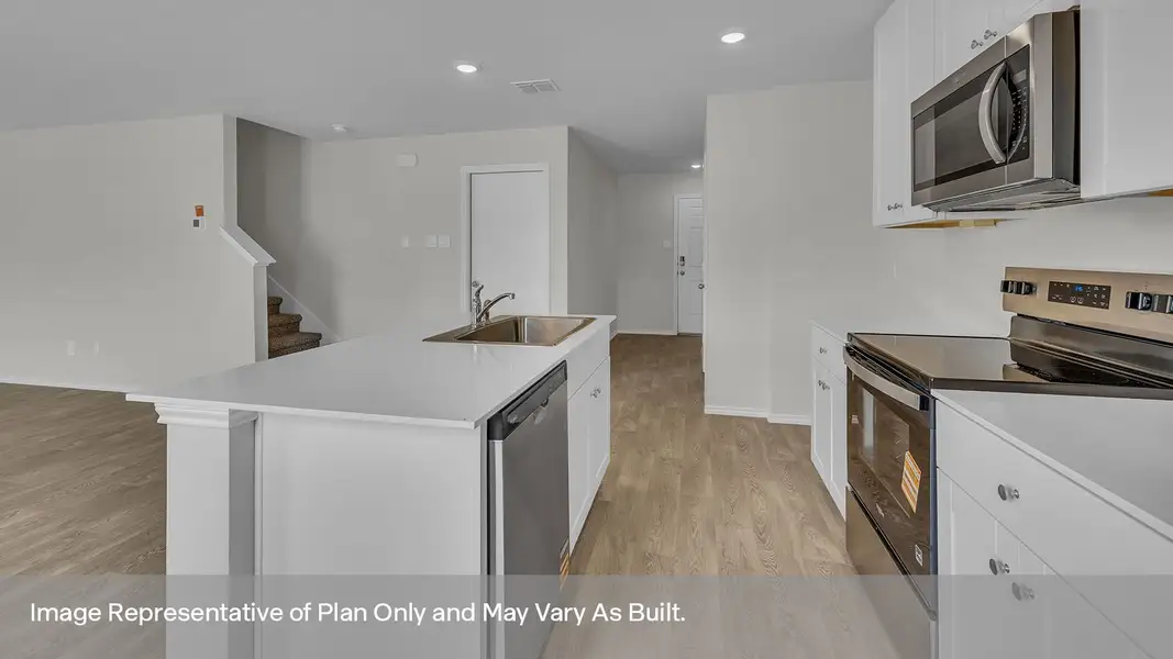 Furnished interior view inside a new home in Ladera, Luling (Image 10).